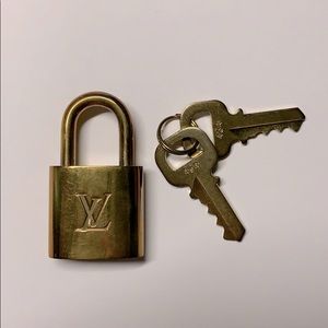 Louis Vuitton Brass Lock and Key Set #434
